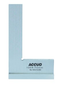 ACCUD 842 90° flat edge square with wide base